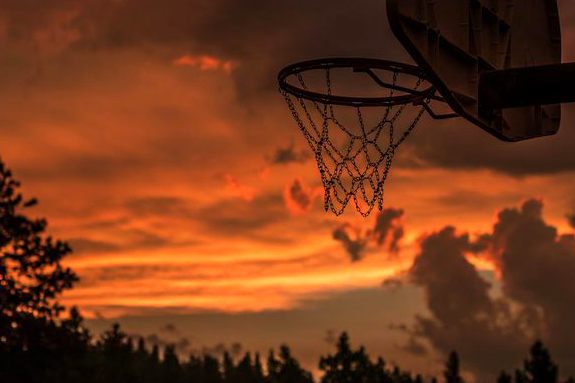 俄克拉荷马城雷霆 vs 菲尼克斯太阳 赛前分析 · NBA