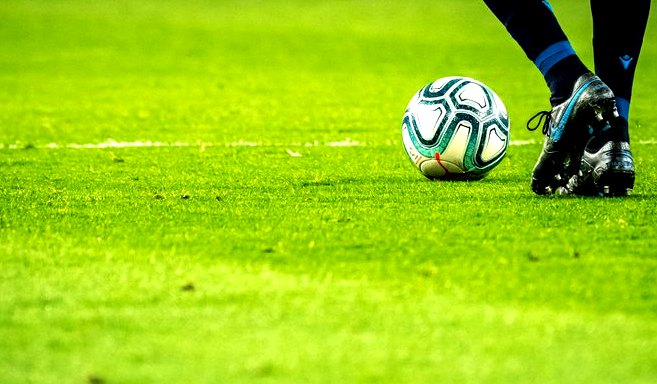 史洛特U19 vs 般奴U19 赛前分析 · 捷U19