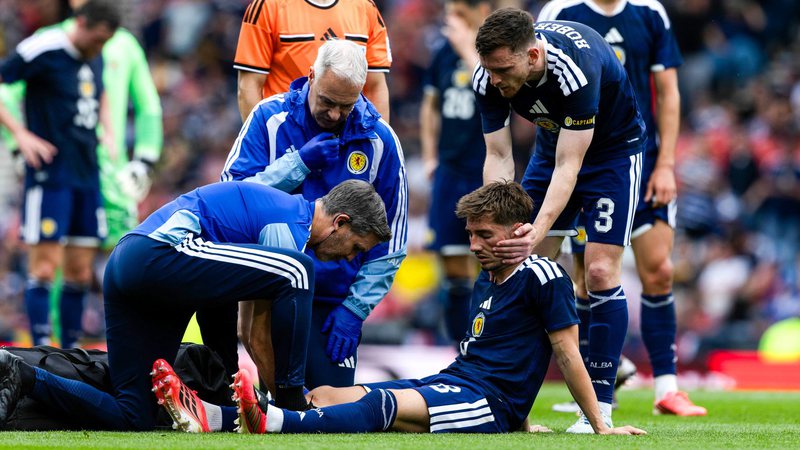 【足球】苏格兰主帅克拉克祈祷吉尔摩世界杯出战