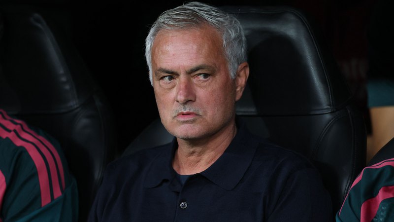 【足球】拉尔·批评了Real Madrid的表现，莫里尼回应了 Irritation和争议的表情