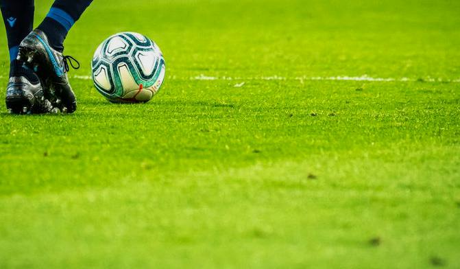 【足球】沃克索谱镇 2-0 南港队 赛后复盘：技术统计与数据解读