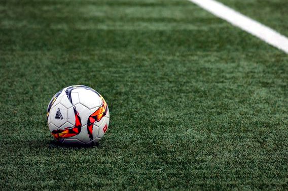 【足球】利克镇 2-1 海德联 赛后复盘：技术统计与数据解读
