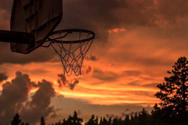 【篮球】纽约尼克斯 63-64 费城76人 赛后复盘：技术统计与数据解读